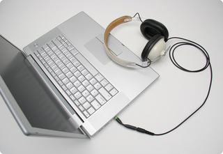 Illustration for article titled Replug Breakaway Audio Connector Prevents Your Gear From Getting Pwned